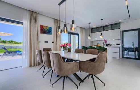 3 Bedroom Cozy Home In Nedescina - Foto 39