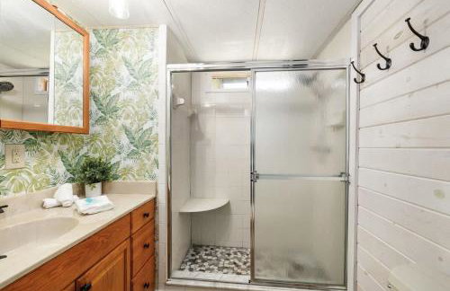 3 Bedroom, Comfy Home Dade City, Gated Community - Foto 34