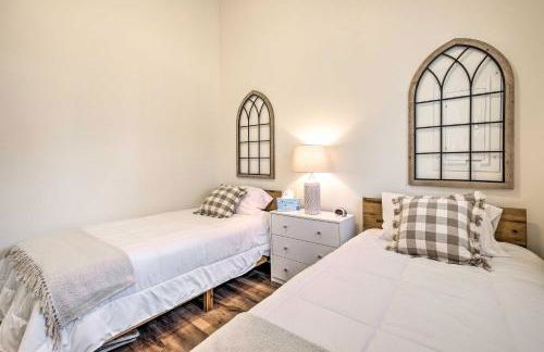 Waterfront Cottage with Private Beach and Deck! - Foto 15