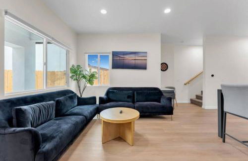 Urban Retreat Fun Relax Self Check-In Hot Tub Foosball Fire Pit Cornhole - Photo 30