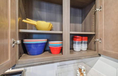 2 Bed Cozy Home, Dade City, Pickle Ball and Pool - Photo 12