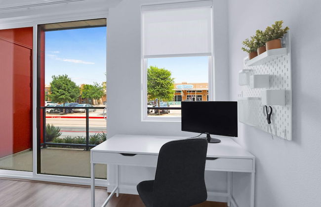 Luxury Resort-style Living Centrally Located - Foto 19