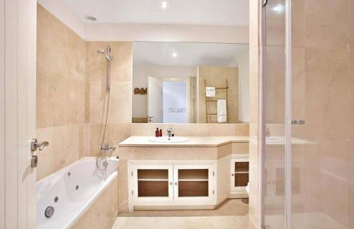 Estrella de Mar zeezicht en uitkijk op Gibraltar 40m2 terras incl zwembad Las Garzas Manilva - Photo 45