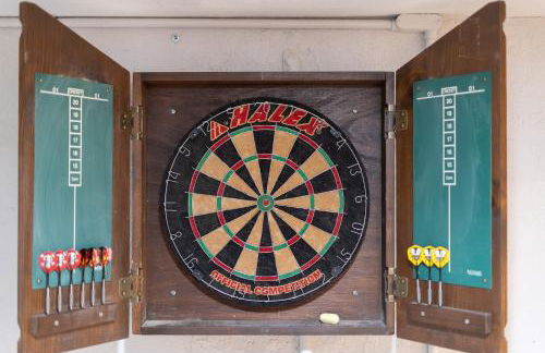 NEW! HUGE 5BR Mountain Views Game Room Hot Tub Lawn Games BBQ - Photo 55