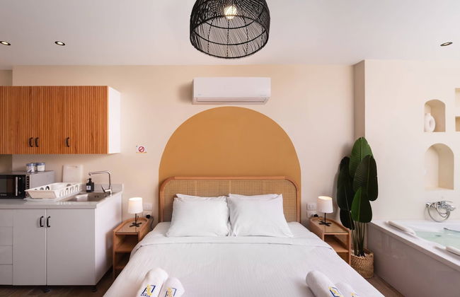 Xuru Stays I Jacuzzi Studios @ The Pyramids - Foto 19