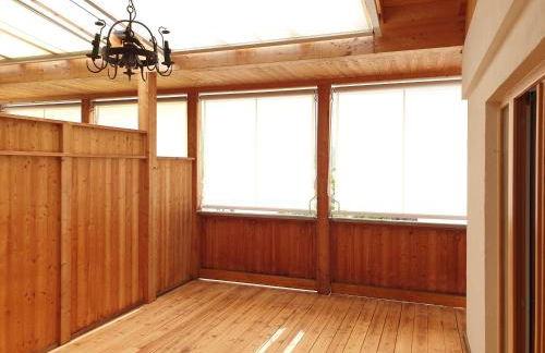 Ampio appartamento su 2 livelli con garage coperto - Foto 28