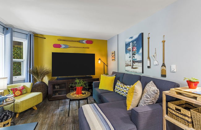 Rayleigh River Retreat - Garden Oasis - Photo 36