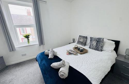 Bolton Terrace - 2 Bedrooms - Sleeps 4 - Photo 1