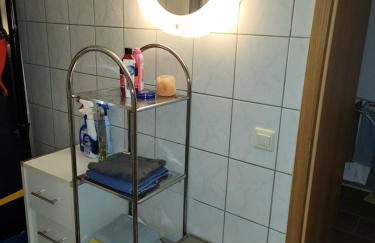 Halle, TOP -PREISE, große 79 qm SD FeWo, EG, wahlweise mit 1- 3 DZ, inklusiv TV Lounge, Küche, Bad WC Einfach und gut, Langzeitmieter VB Preise - Foto 22