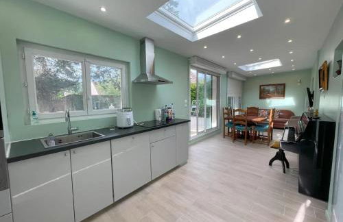 Maison familiale proche de Varaville avec jardin clos et terrasse - Foto 4