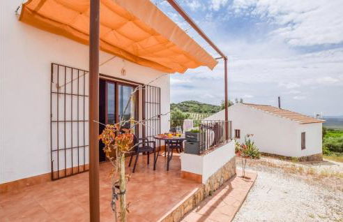 Stunning Home In Estepa With Wifi - Photo 18