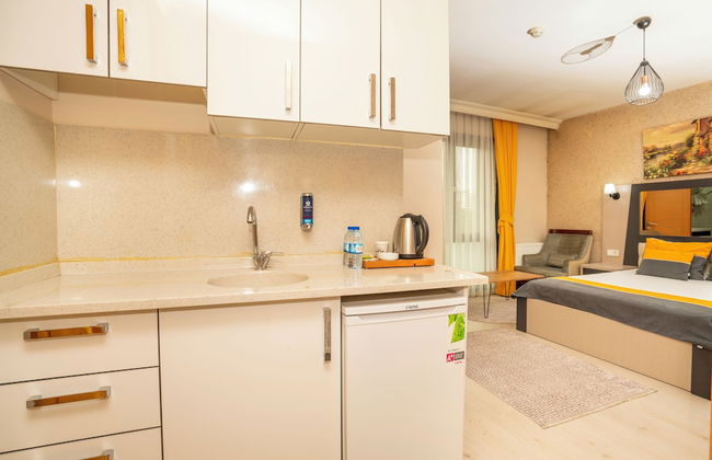 COMFORT INN SUITE - Photo 12