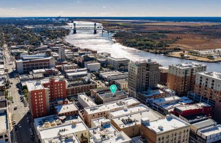 Luxe 220 Suite 2 - Photo 68