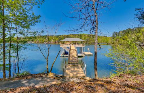 Spacious Alabama Retreat - Deck, Grill and Fire Pit! - Foto 2