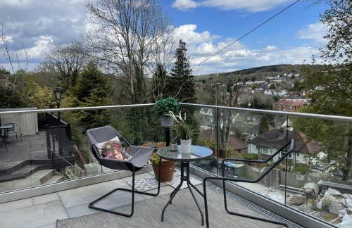 Artsy Retreat - Sleeps 6 Free Parking & Balcony - Photo 25