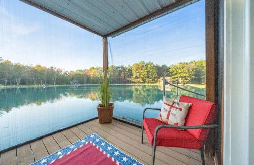 Tiny House Boat on a Tiny Lake Retreat - Foto 9