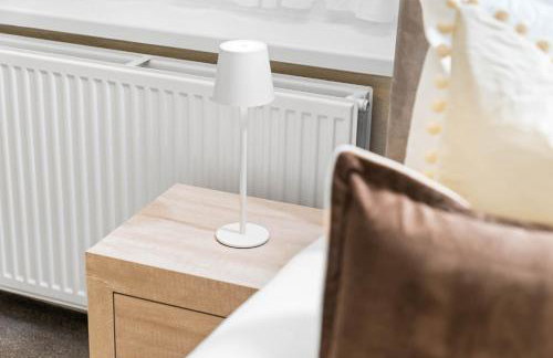 Stylish 3 Bedroom House - Garden - Pool Table - Parking 165M - Foto 49