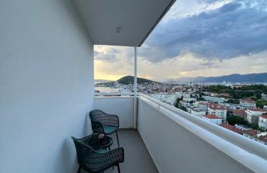 Apartment Touch The Sky Split - Photo 18