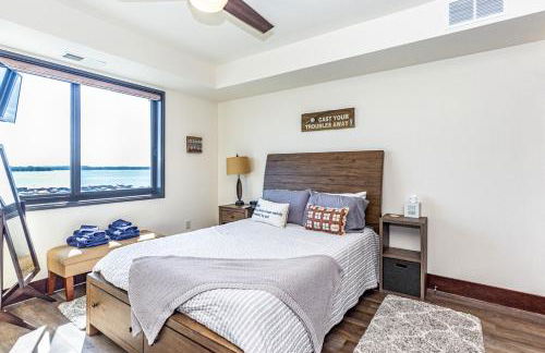 Starboard Point: Stunning Luxury Condo in the heart of DL! - Foto 10