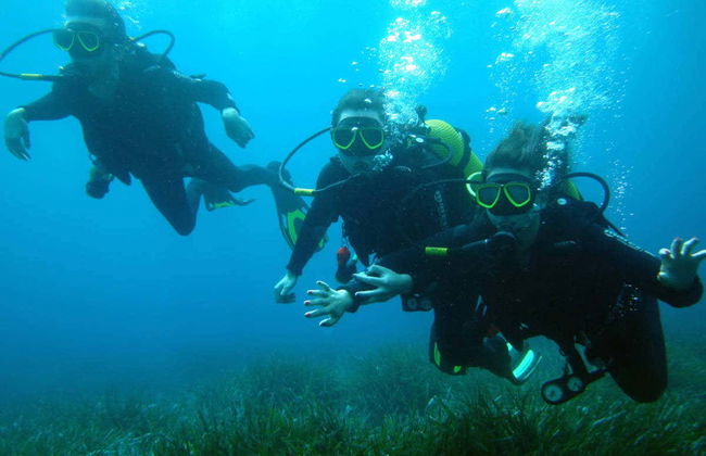 Bautismo de buceo en la costa de Ciudadela - Foto 1