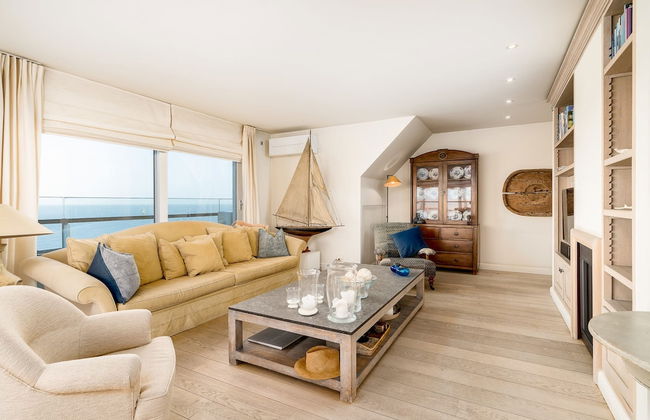 Stunning Penthouse With Free Parking and sea View - Foto 68