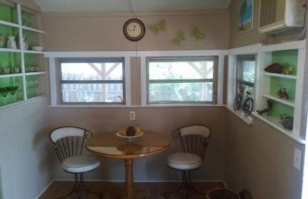 1 Beige Cozy Bungalow or 1 White Cozy Efficiency Cottage in Titusville - Foto 27