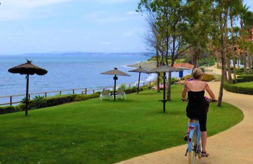 Selecta Family by the Sea - Photo 29