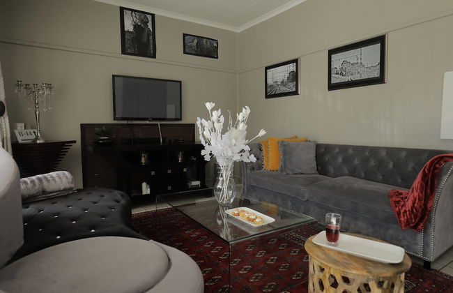 Ledumo Lodge - Photo 1