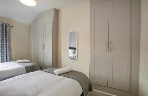 Manvers House, Rotherham for contractors, Families, free parking, Spacious, WIFI, modern - Foto 28