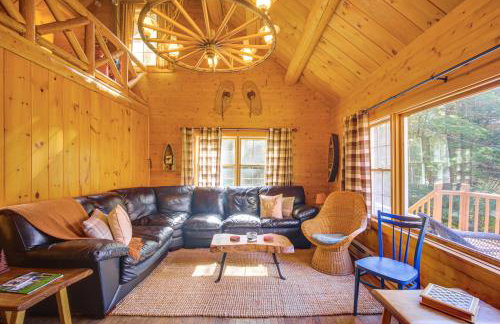 Andover Cabin Retreat with Hot Tub and Fireplace! - Foto 4