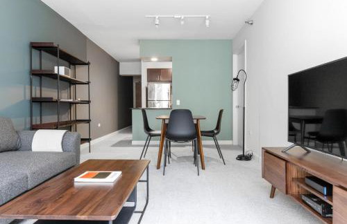 Loop 1BR w Pool Gym nr Financial District CHI-251 - Photo 2