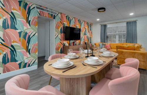 10 Minutes to Downtown with Jacuzzi, Pool Table, Ping Pong, and BBQ - Foto 4