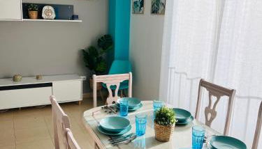 APARTAMENTO SITUADO EN EL CENTRO CON 3 HABITACIONES, DISPONE DE AIRE ACONDICIONADO Y WIFI A 150m DE LA PLAYA Y EL CASTILLO - Photo 2