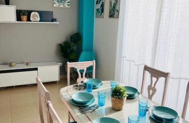 APARTAMENTO SITUADO EN EL CENTRO CON 3 HABITACIONES, DISPONE DE AIRE ACONDICIONADO Y WIFI A 150m DE LA PLAYA Y EL CASTILLO - Photo 2