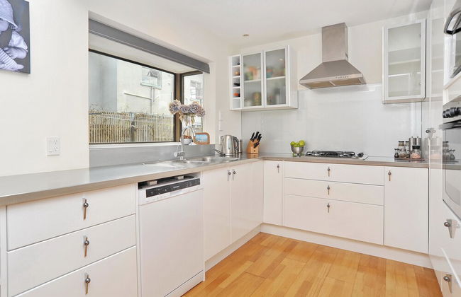 Salisbury St Villa 1 - Photo 17