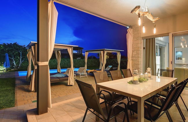 Modern Holiday Home in Novigrad With Pool - Foto 23