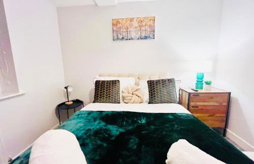 Stunning Five Bedroom Holiday Home in Chartham Canterbury with Hot Tub - Foto 12