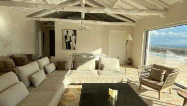 Privatised Pasparo Estate - 3 Apartments & Pool - Foto 5, furniture