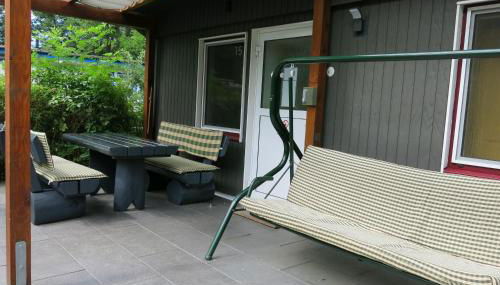 "Goldenes Haus am See mit Boot" - Foto 3