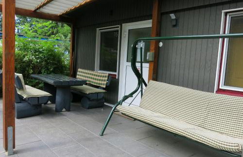 "Goldenes Haus am See mit Boot" - Foto 3