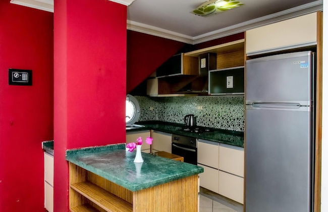 Seahorse Deluxe Hotel - Photo 11