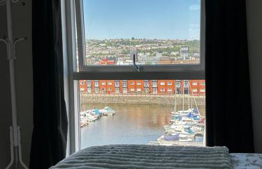 Seaside APT with Harbour View - Foto 6