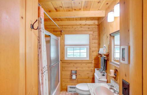 Elegant Hudson Valley Retreat with Hot Tub and Pond - Foto 19