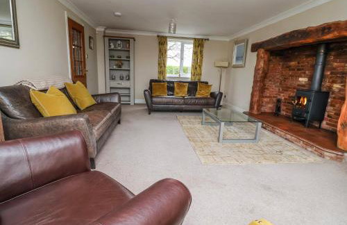 Manor Wood - Photo 8