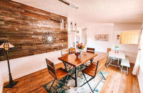 Theater Room Pet Friendly Near AF Academy Peaceful - Foto 4