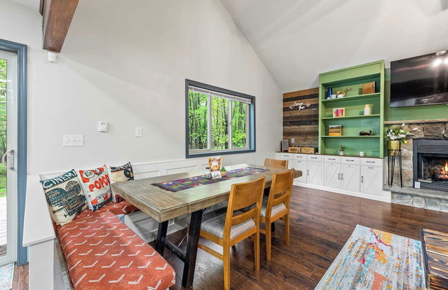 The Tranquil Trails by Avantstay Lake Access, Deck, Fireplace - Foto 14