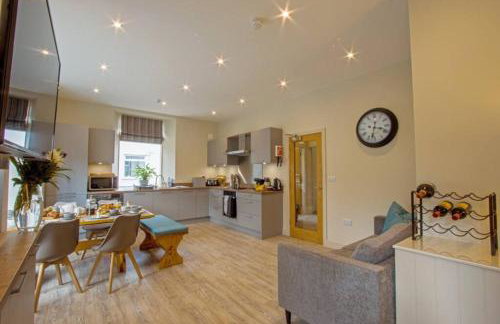 Luxury central Windermere Apartment - Photo 11