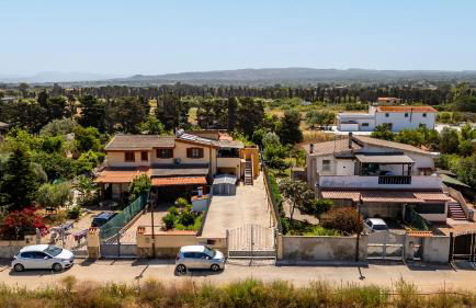 Long Green House - Photo 14