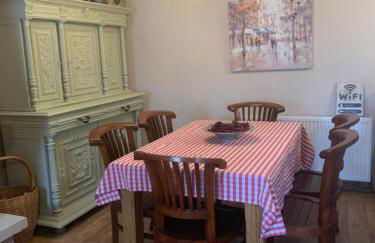 Two Cottages in Beautiful Brittany 5 Bedrooms Sleeps 10 Pets Welcome Heated Swimming Pool Free Wifi - Foto 18