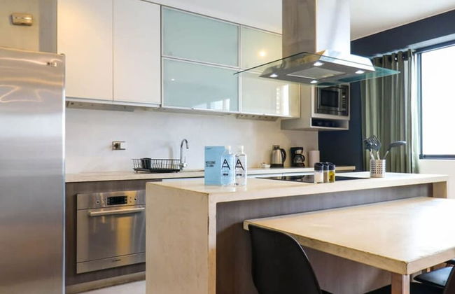 w Picturesque 2BR at Malecon - Photo 9